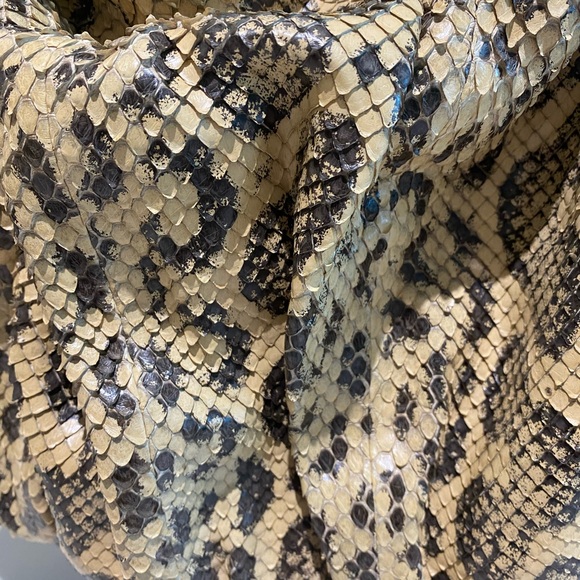 $3550 ❤️SOLD❤️GUCCI PYTHON SNAKESKIN LARGE JOCKEY HOBO - Picture 5 of 8